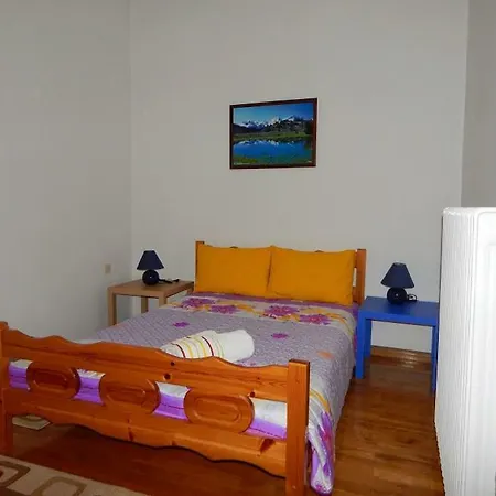 Cozy For 2-5 People-center *